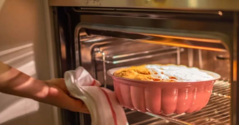 Can You Put a Cake Back in the Oven to Cook? (Explained!)